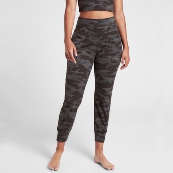 Athleta Salutation‎ Camo Jogger Black - Picture 1 of 13